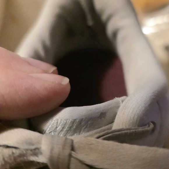 Nike Air Force 1. 2007. Size 7.5 Mens. Gold/ White. See All Pictures. - Picture 4 of 16